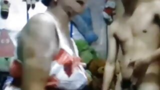 తలస్నానం చేసిన తర్వాత, తడి మరియు కొమ్ములతో కూడిన స్లిమ్ నింఫో సెక్స్ వీడియో తెలుగు మూవీ డిక్ రైడ్ చేయడం ప్రారంభిస్తుంది